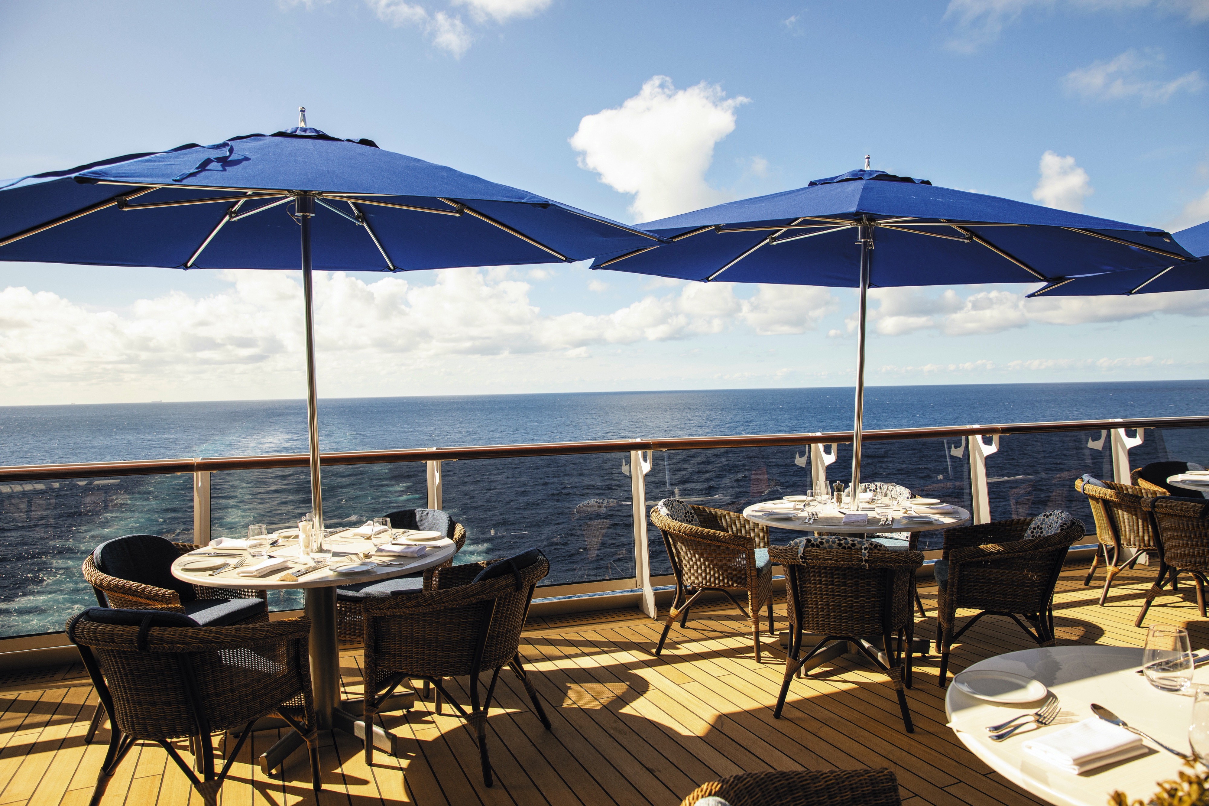 Seven Seas Splendor - La Veranda